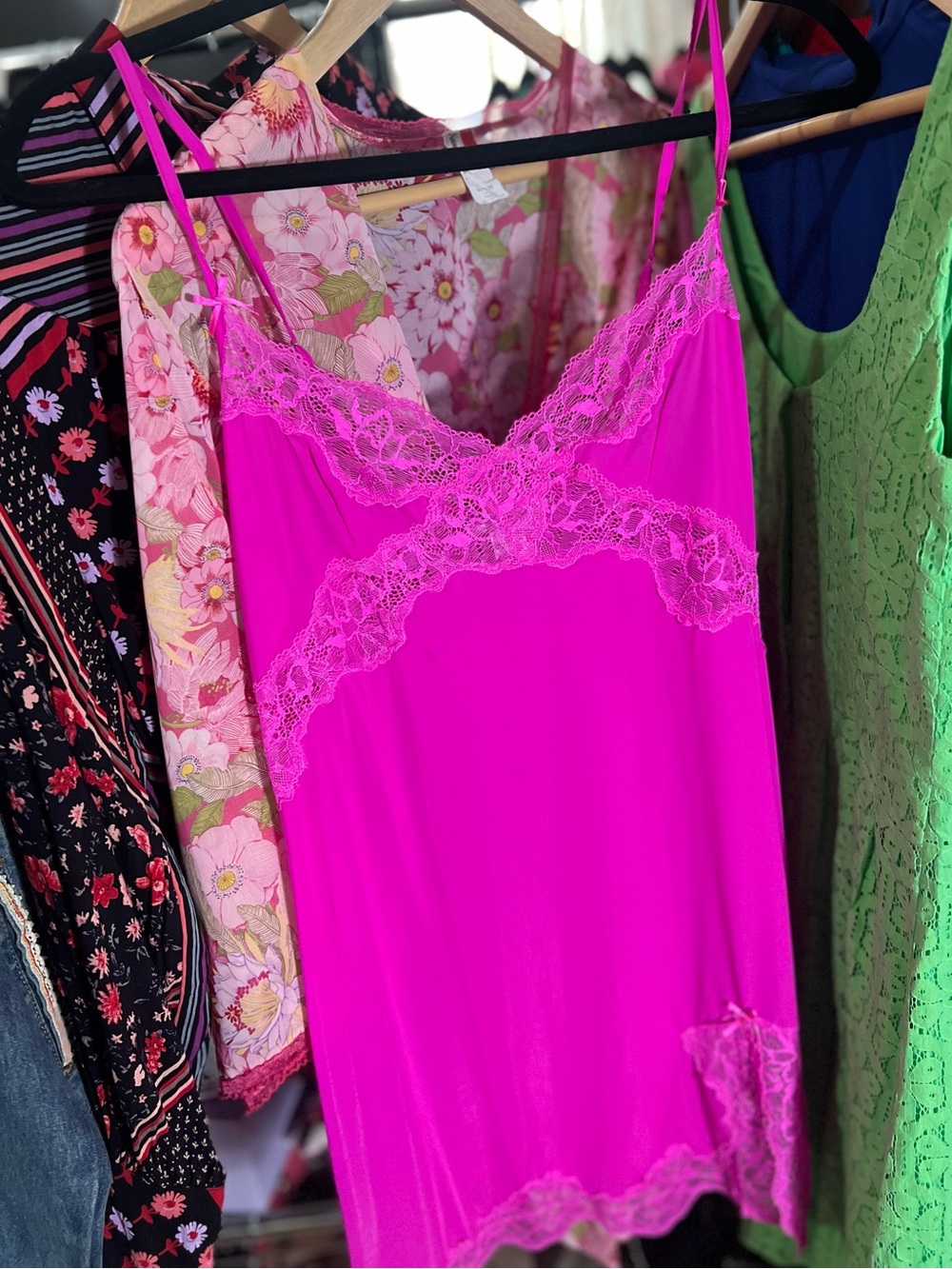 Victoria’s Secret Hot Pink Lace Satin Cami Sleepwear Top M/M